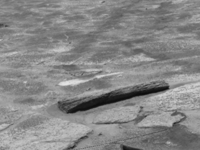 Deska - zauważona na zdjęciach Marsa w 2012 roku - NASA